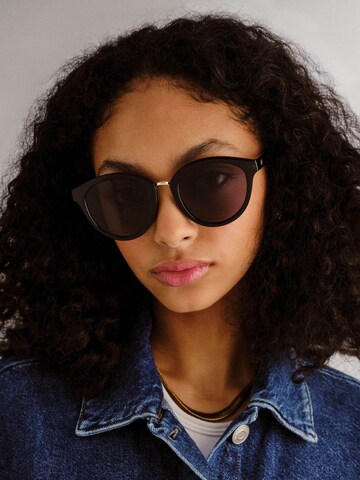 Lunettes de soleil 'INFLUX' LE SPECS en noir : devant