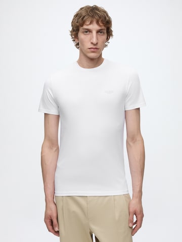 GUESS Shirt 'Core' in White: front