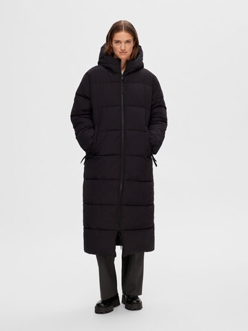 Manteau d’hiver 'JANINA' SELECTED FEMME en noir