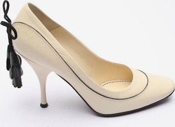 Louis Vuitton High Heels & Pumps in 39 in White: front