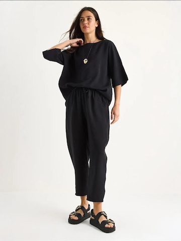 Completo pantalone di Bianco Lucci in nero