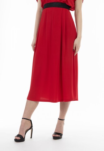 Gonna di faina in rosso: frontale