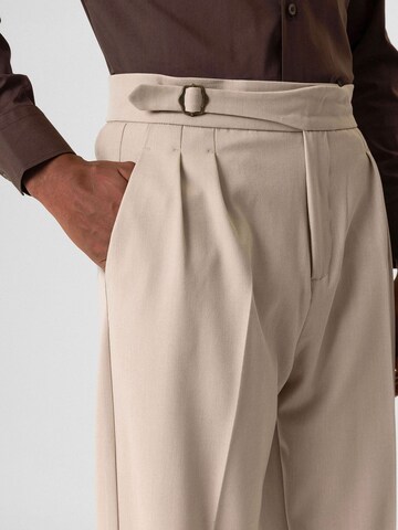 regular Pantaloni con pieghe 'Ludovico' di Antioch in beige