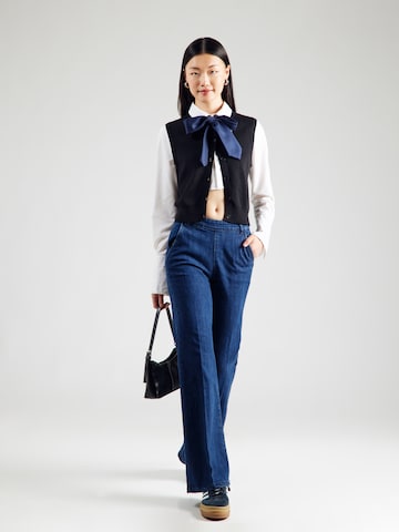 UNITED COLORS OF BENETTON Bootcut Jeansy w kolorze niebieski