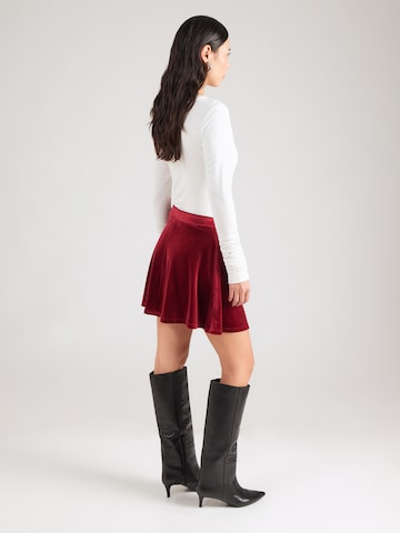 Gonna 'Zuri' di ABOUT YOU in rosso