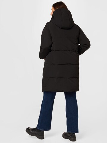 Manteau mi-saison 'Bless' Vero Moda Curve en noir