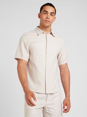 WEEKDAY Regular fit Πουκάμισο 'Oscar' σε μπεζ: μπροστά