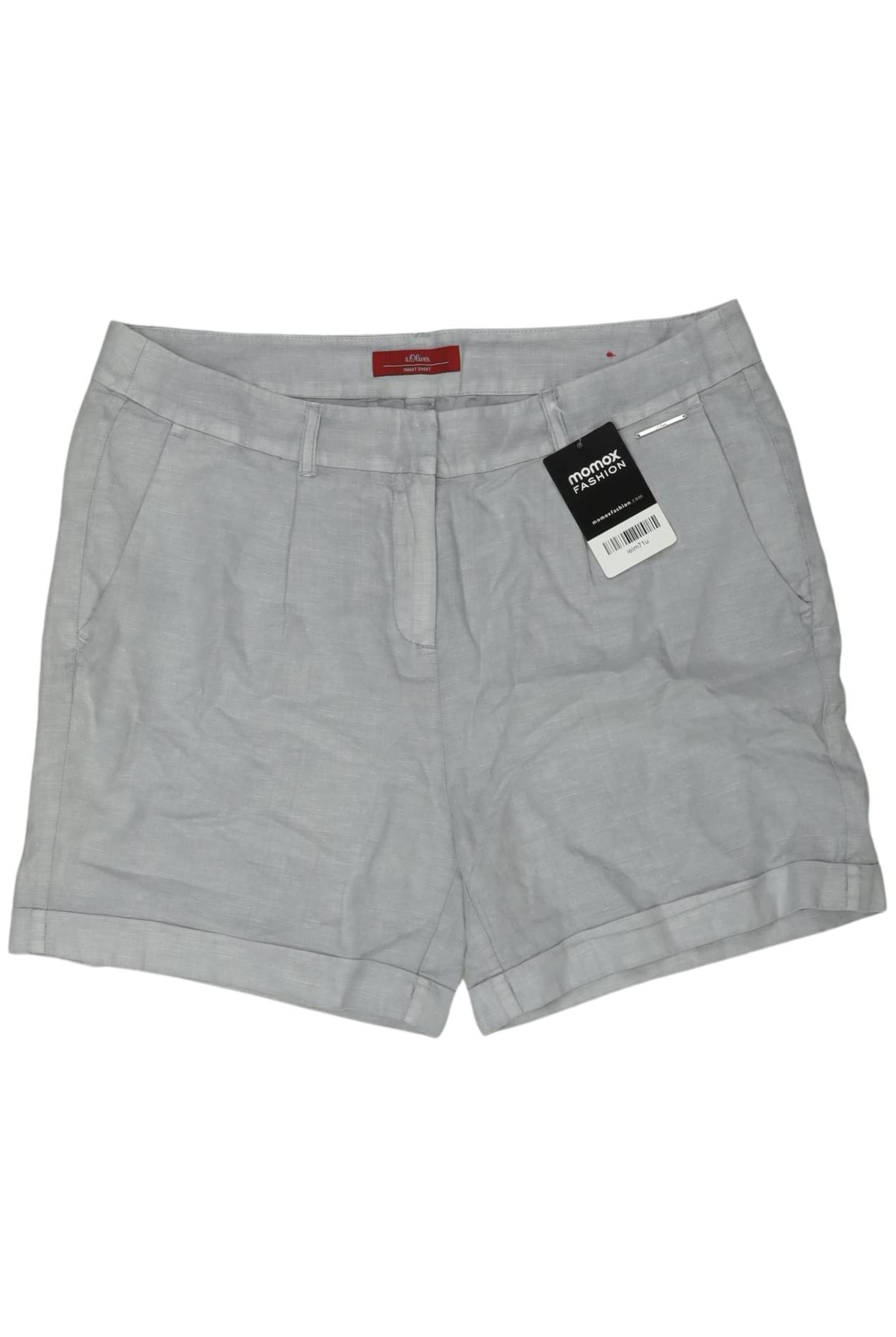 s.Oliver Shorts in M in Blue: front