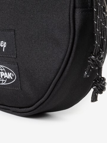 EASTPAK Τσάντα ώμου 'ADA' σε μαύρο