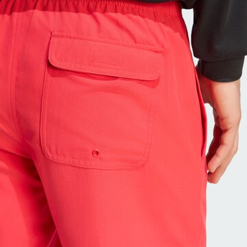 ADIDAS ORIGINALS Badeshorts 'Trefoil Essentials' in Rot