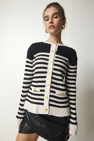 Happiness İstanbul Neuletakki värissä musta: etupuoli