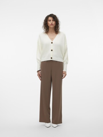 VERO MODA Wide leg Trousers in Brown