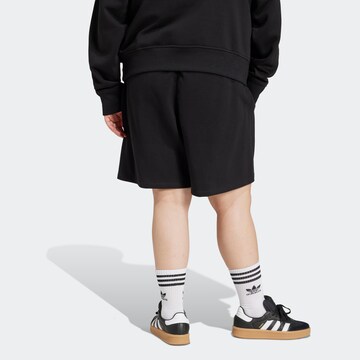 ADIDAS ORIGINALS Wide Leg Shorts in Schwarz