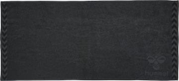 Hummel Towel in Grey: front