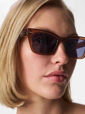 Lunettes de soleil 'PCKatie' PIECES en marron