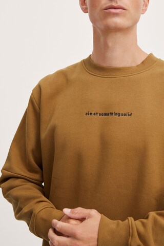 !Solid Sweatshirt 'Darton' in Braun