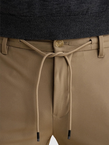 VANGUARD Slimfit Chino 'V12 slim fit chino' in Wit