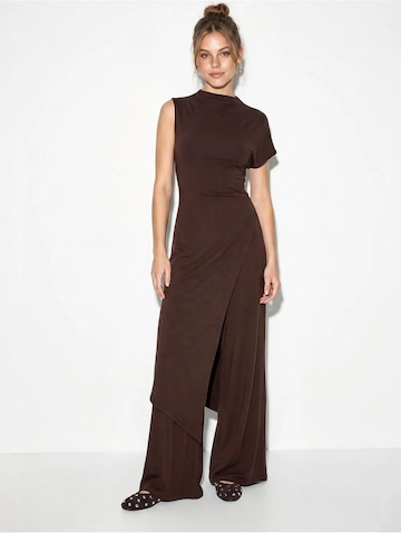 Bianco Lucci Jumpsuit in Bruin: voorkant