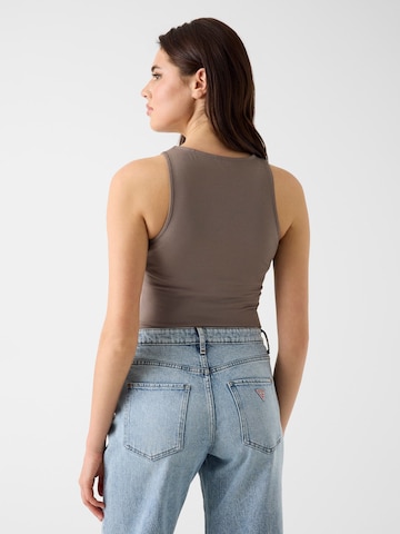 GUESS Top in Brown