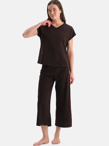 Dagi Pyžamo – hnědá: přední strana