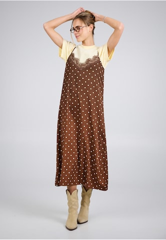 OH APRIL Kleid 'Alma' in Braun: Vorderseite