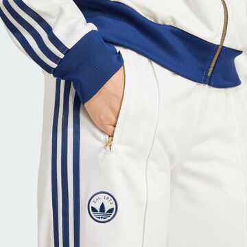 ADIDAS ORIGINALS Loosefit Bukser 'Firebird' i hvid