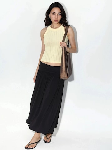 Qu Style Top in Yellow