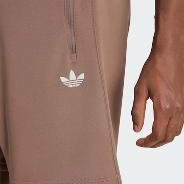 ADIDAS ORIGINALS Regular Broek 'Trefoil Essentials' in Bruin