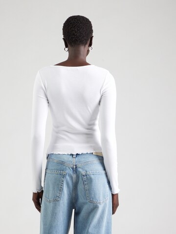 T-shirt 'Nastasja' ABOUT YOU en blanc