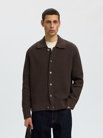 SELECTED Gebreid vest 'SLMDRY' in Bruin: voorkant
