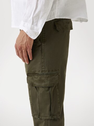 GUESS Slim fit Cargo Pants in Green