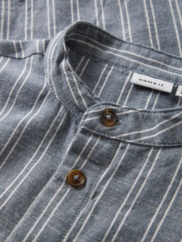 NAME IT - Ajuste regular Camisa en gris