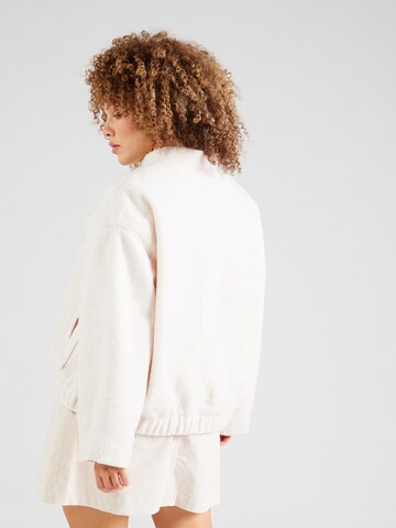 Giacca di mezza stagione 'PCJENNY' di PIECES Curve in beige