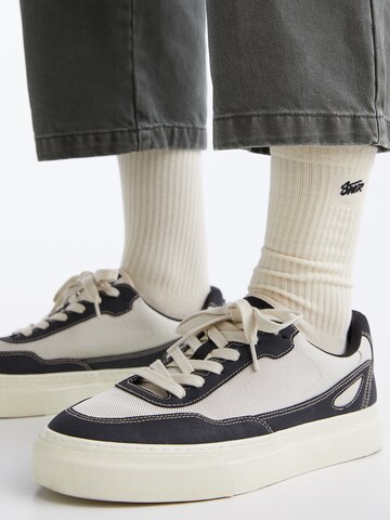 Pull&Bear Socken in Grau