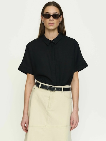 Soft Rebels Póló ' SRYindi ' - fekete: elől