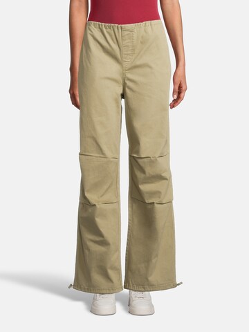 AÉROPOSTALE Regular Pants in Green: front