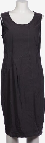 Vetono Dress in M in Grey: front