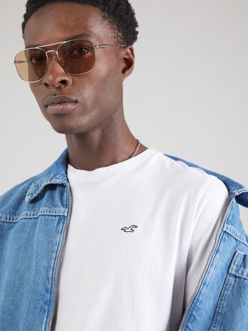 HOLLISTER Μπλουζάκι σε λευκό
