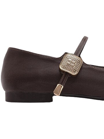 Limoya Strap ballerina in Brown