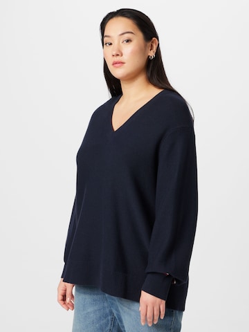 Tommy Hilfiger Curve Sweater in Blue: front