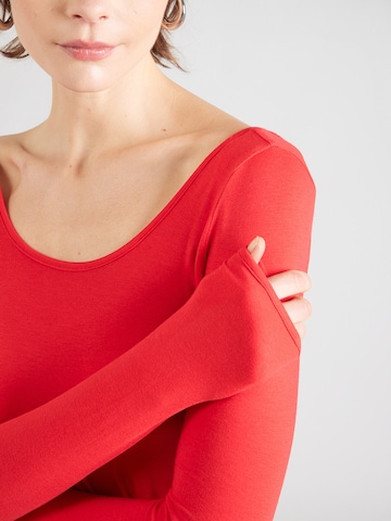 & Other Stories Тениска в червено