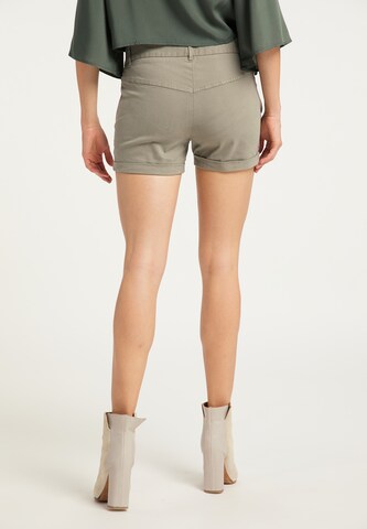 DreiMaster Vintage Slimfit Shorts in Grün