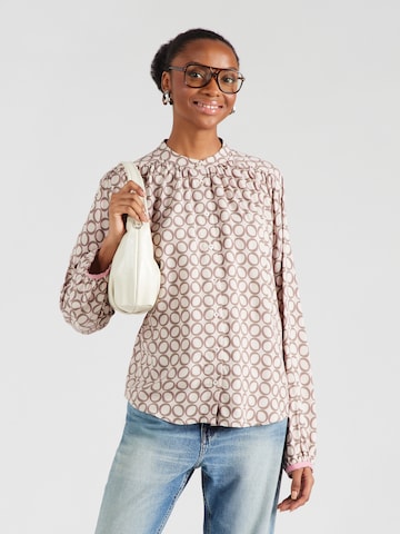 Emily Van Den Bergh Bluse in Braun: Vorderseite