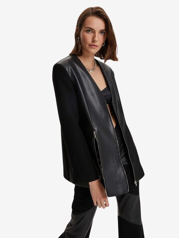 NOCTURNE Between-Season Jacket in Black: front