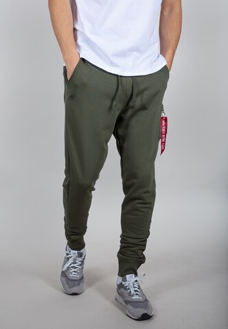 Tapered Pantaloni 'X-Fit' di ALPHA INDUSTRIES in verde: frontale