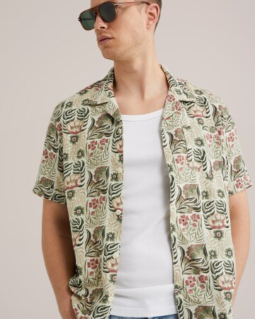 Regular fit Cămașă de la WE Fashion pe verde