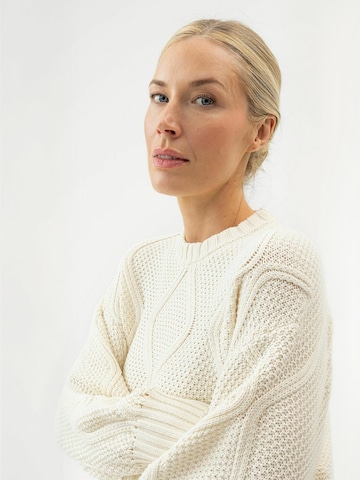 Holebrook Pullover ' Mirra ' i hvid
