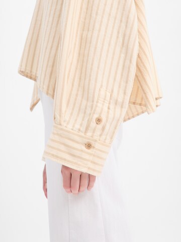 DRYKORN Blouse 'Oshia' in Beige