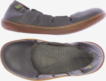 EL NATURALISTA Flats & Loafers in 36 in Grey: front