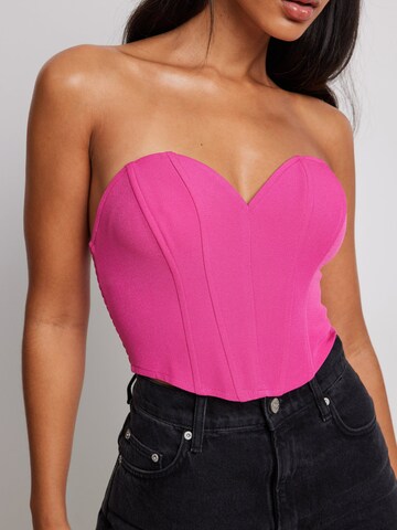 NA-KD Top in Roze: voorkant